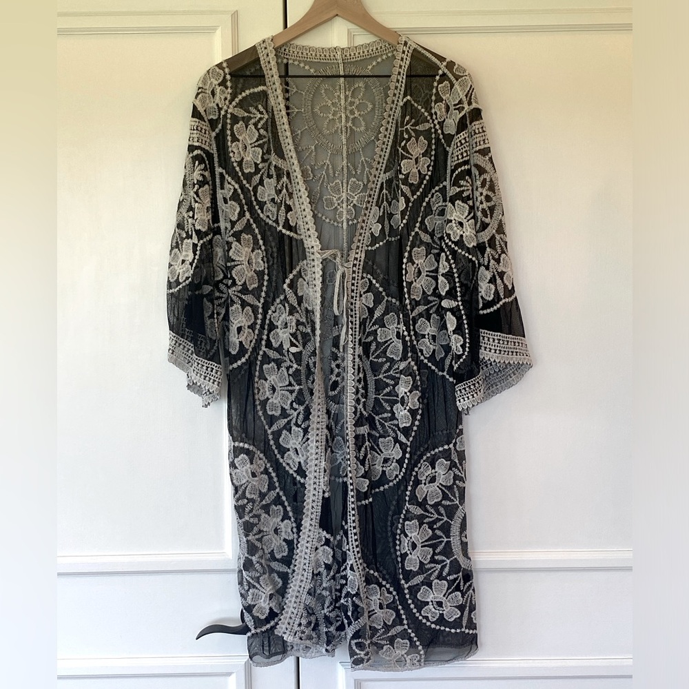 Black and white lace kimono jacket. one size